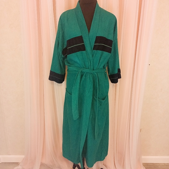 American Vintage Other - Vintage Hemingway Point Unisex Robe
